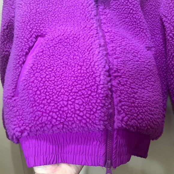 Nike Women’s Oversized Plush Swoosh Jacket - Picture 8 of 15